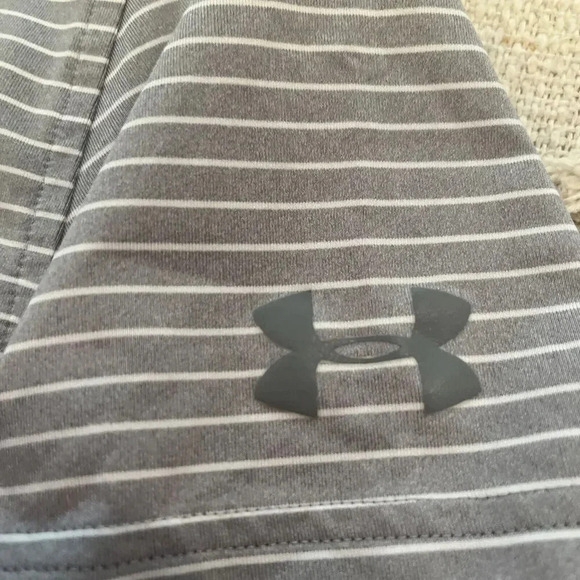 UNDER ARMOUR Heatgear Polo Shirt COLONIAL  Logo  Golf YXL Gray And White - Picture 4 of 5
